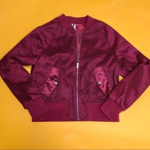 Burgundy / color vino